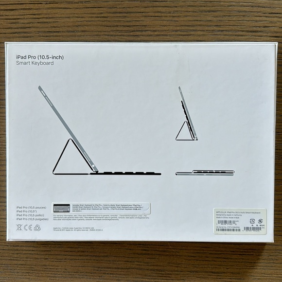 Apple iPad Smart Keyboard Folio - Picture 2 of 7